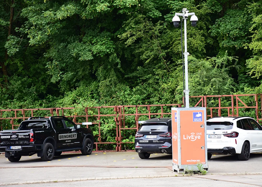 Parkplatz Kameraüberwachung Bringwert verfügt über ein kameraüberwachtes Gelände und Kundenparkplätze.